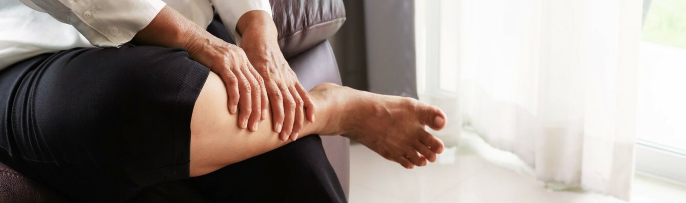 Older Woman Leg Pain Symptom Banner 1